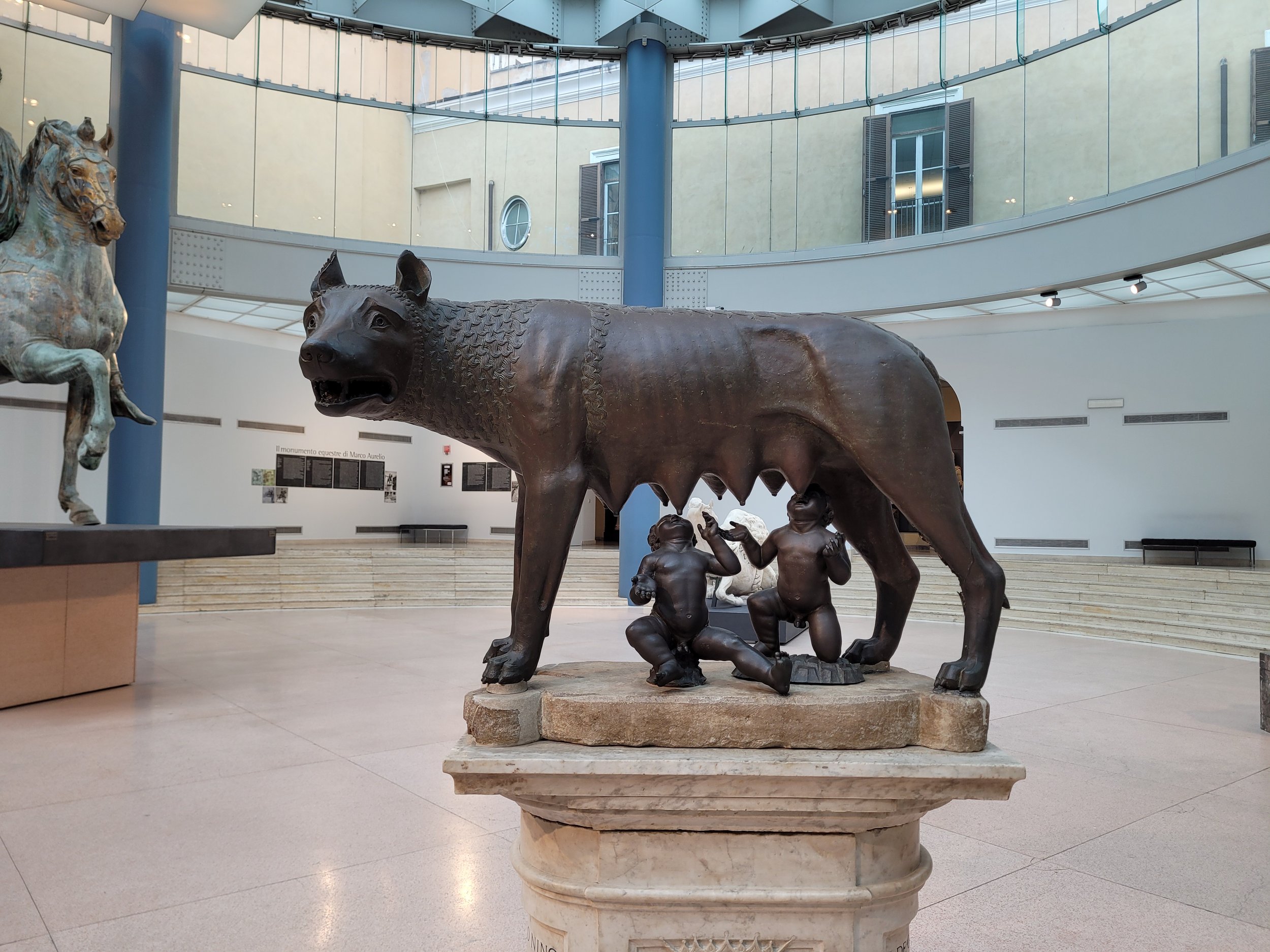 7 Hills of Rome - Romulus, Remus and the She-Wolf