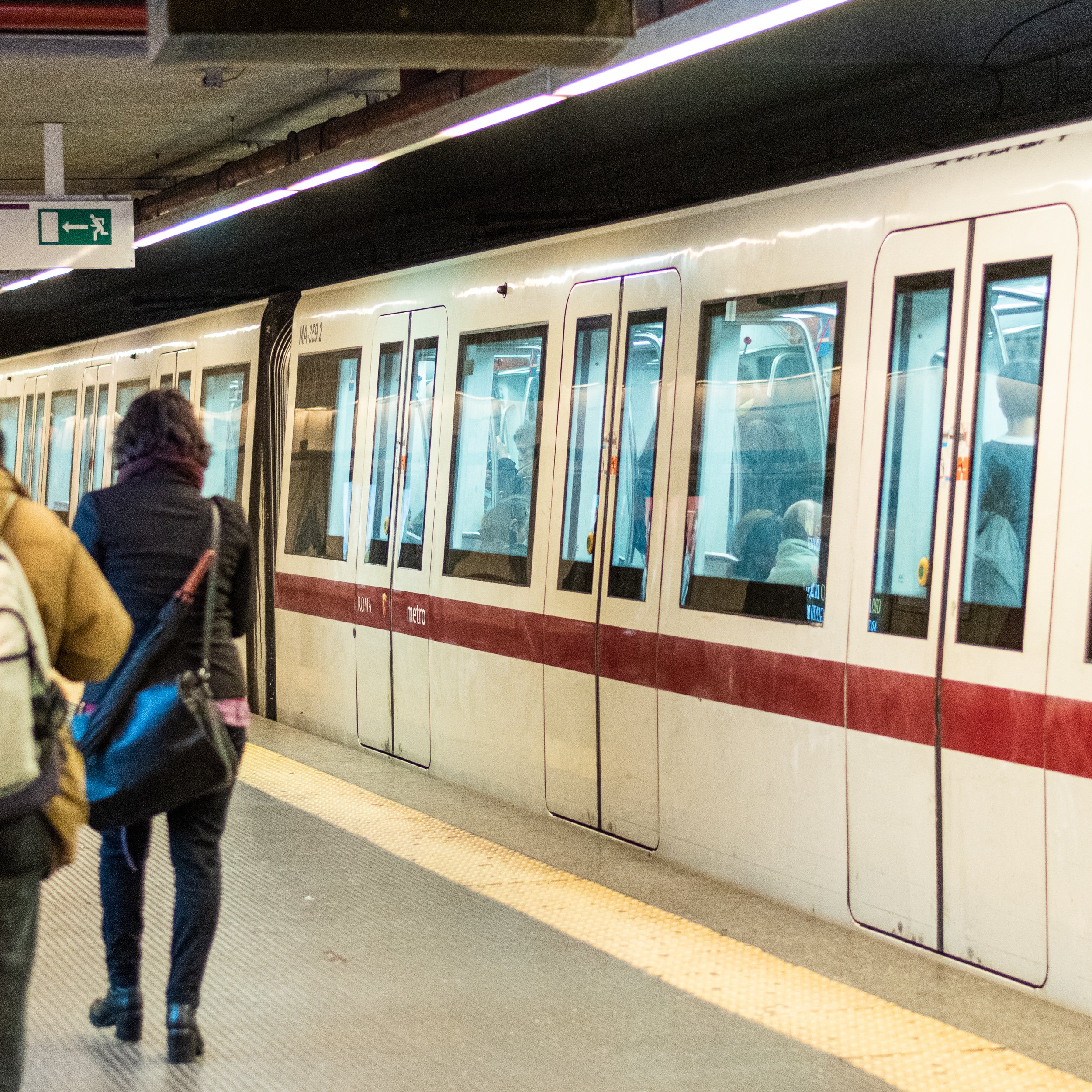 does Rome have a subway - Platform