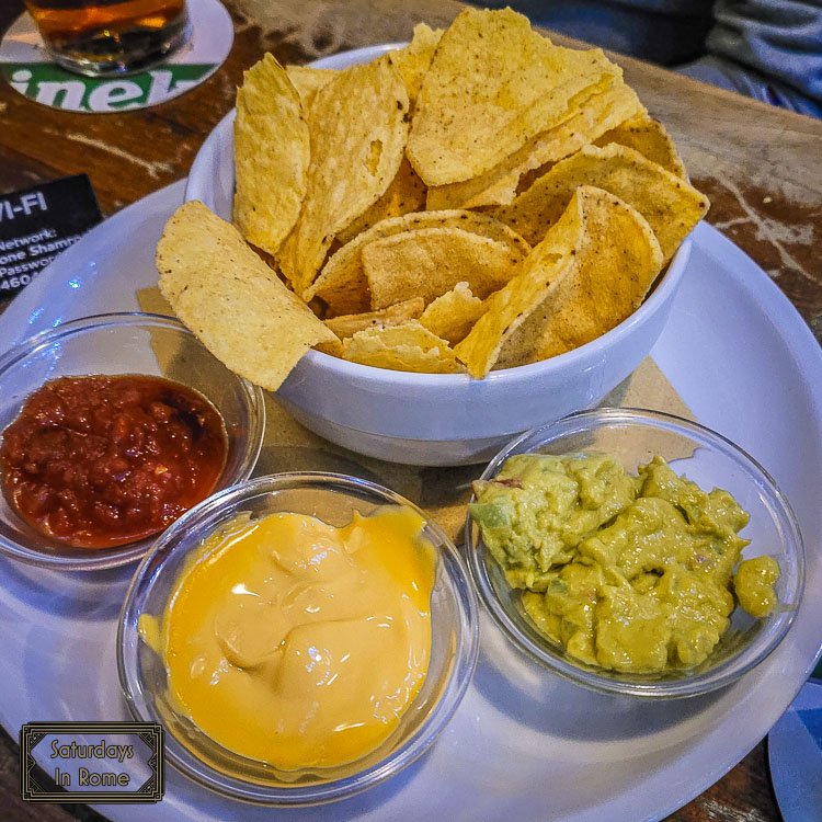 Irish bar in Rome - More Nachos