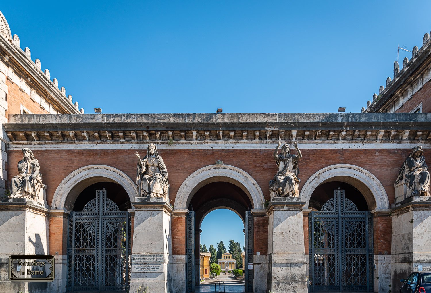 monumental cemetery - statues