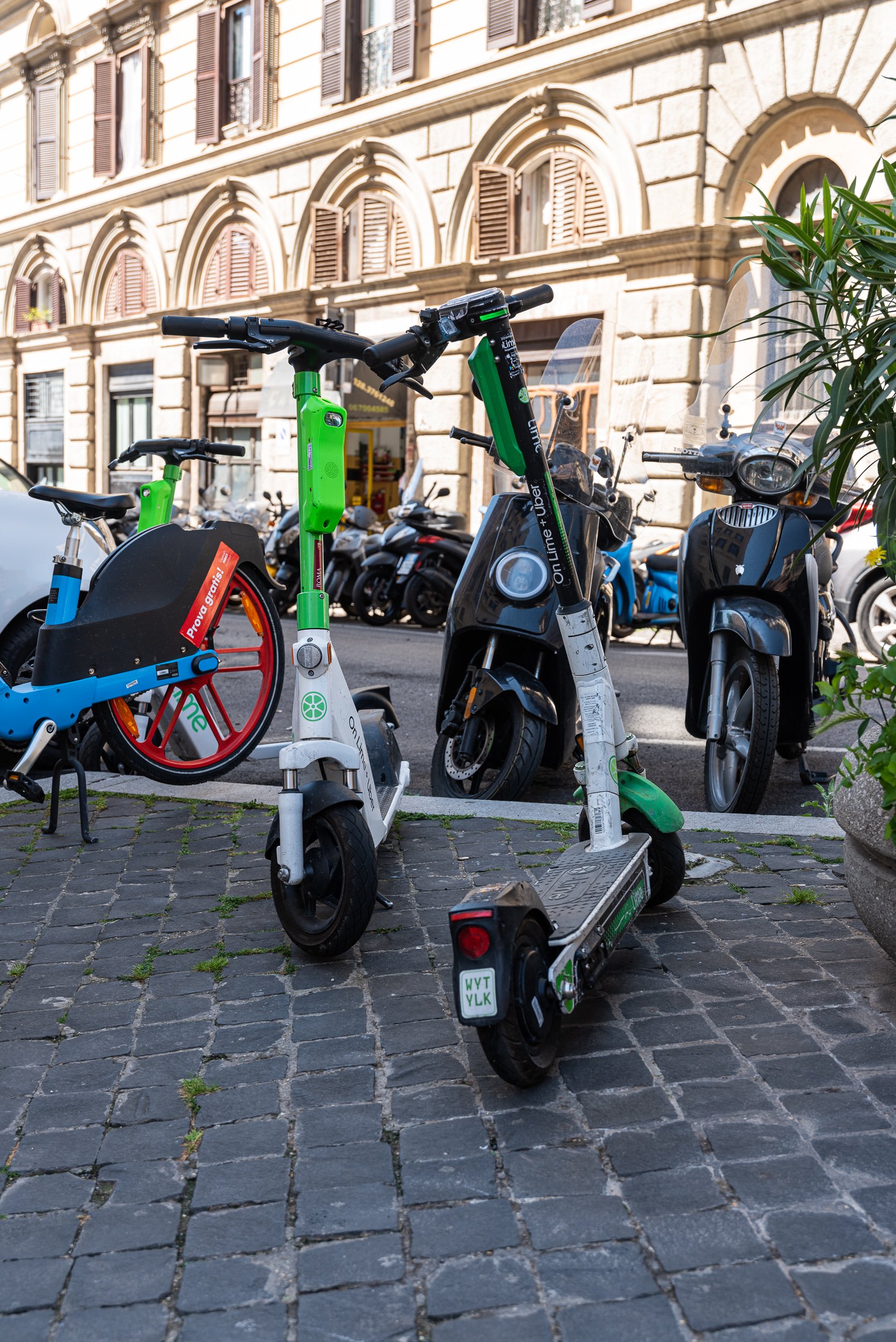 Rome scooter rental - Electric Scooters