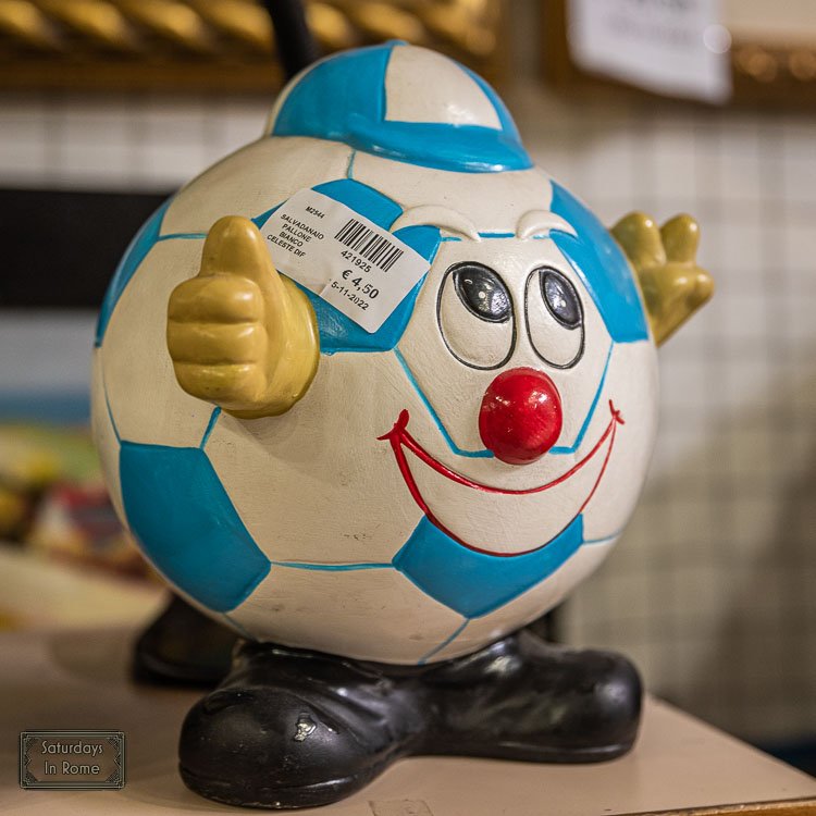 Thrift Stores In Rome - Kitsch