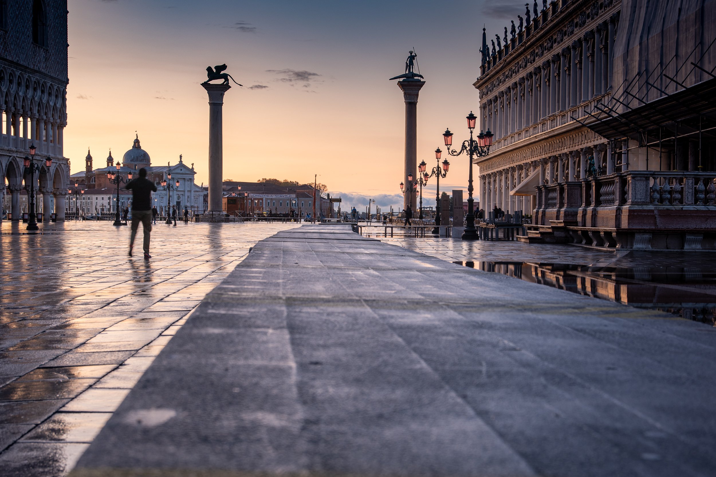 venice visitor tax - Empty Piazza San Marco