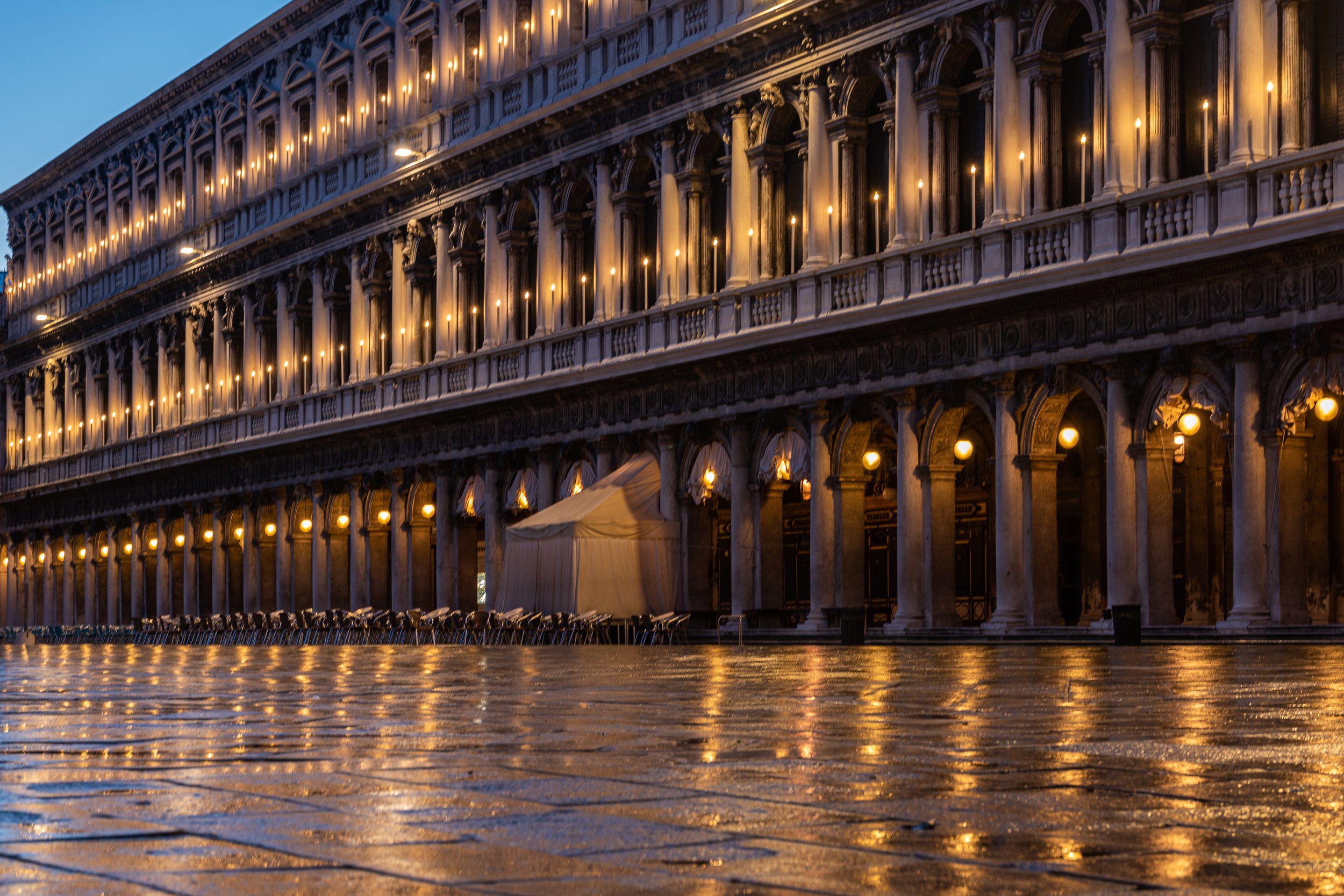 venice visitor tax - Empty Piazza