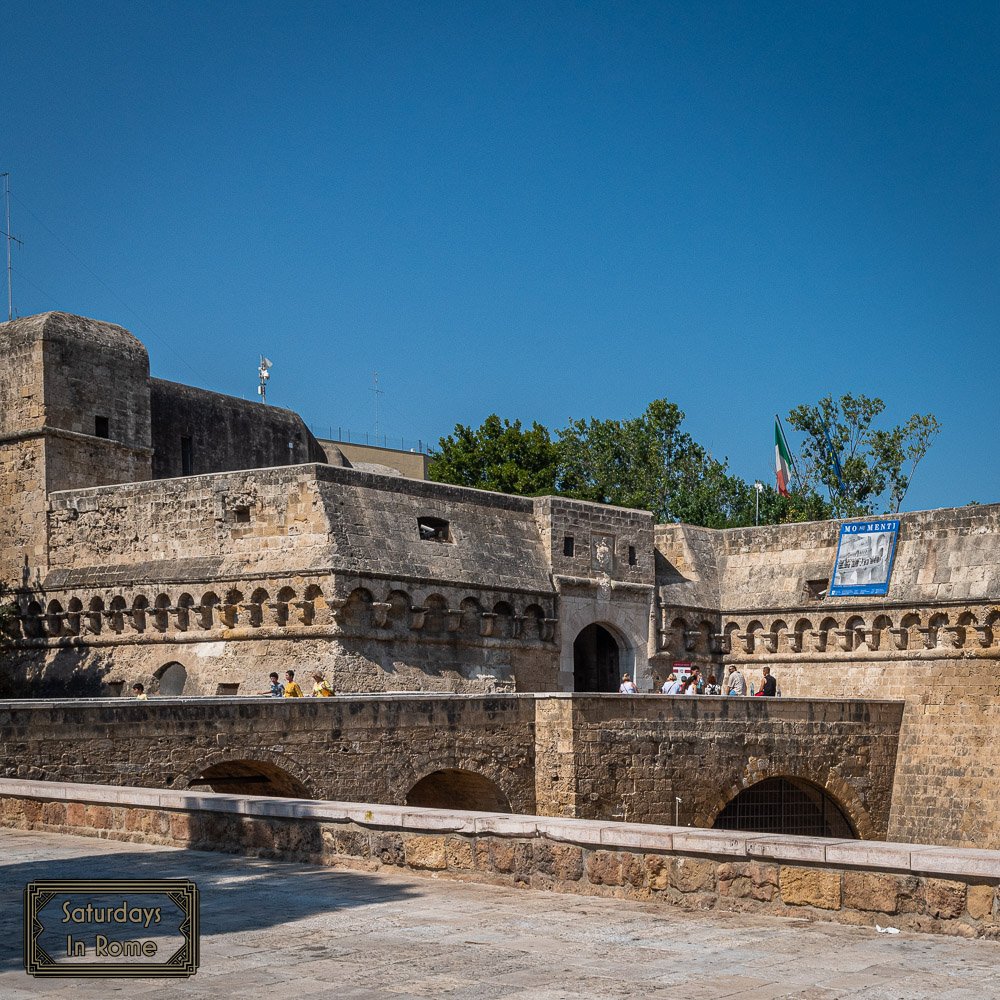 Weekend in Bari - Svevo Castle Entrance