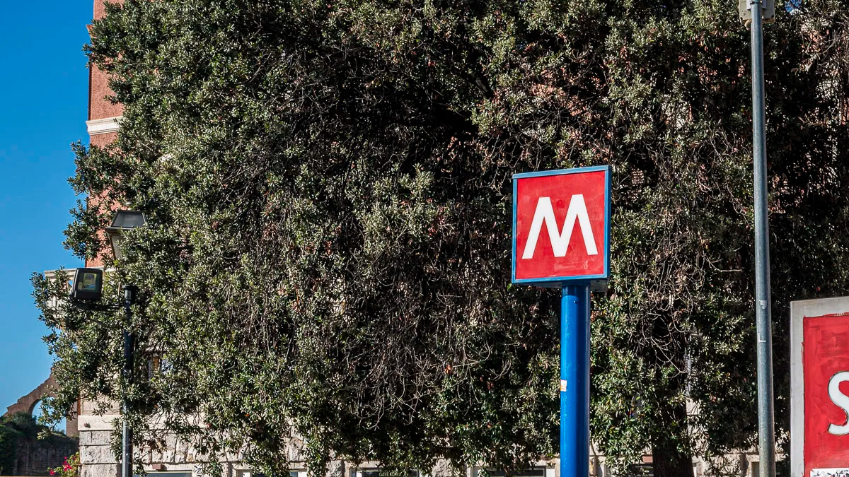 Rome Metro System - Catchy Logo
